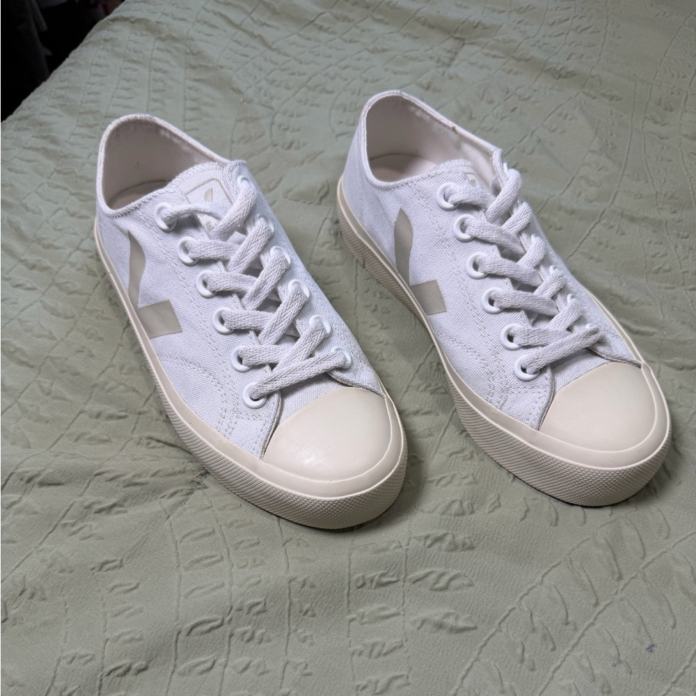 VEJA Wata II Men’s Low White / Pierre Canvas Shoes Size 5